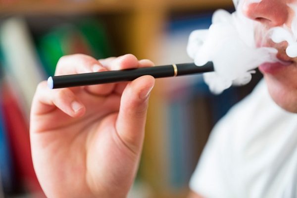 SEFAC en contra del e-cigarrillo en farmacias