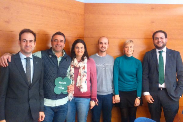 Elia Pérez Sanchís estrena la titularidad de Farmacia