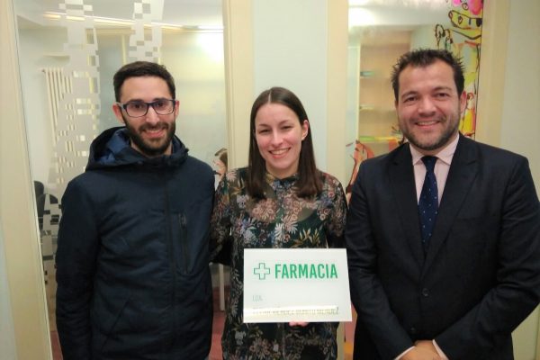 Elena Méndez-Bonito estrena titularidad de farmacia en Asturias