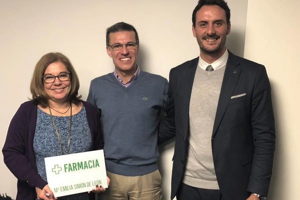 María Emilia Simón estrena titularidad de farmacia en Madrid