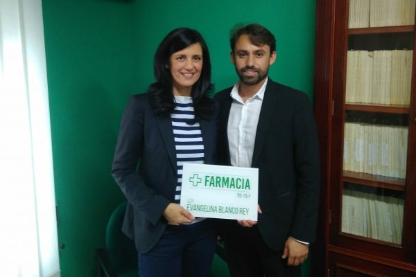 Evangelina Blanco estrena titularidad de farmacia en Pontevedra