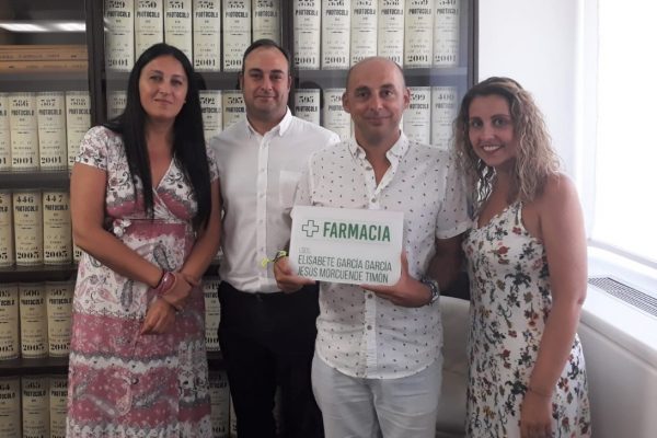 Elisabete García y Jesús Morcuende estrenan titularidad de farmacia en Toledo