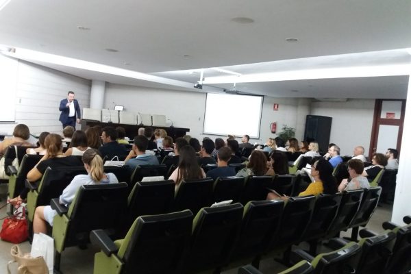 Claves para mejorar la rentabilidad de la farmacia en la Masterclass de FarmaQuatrium en Tenerife