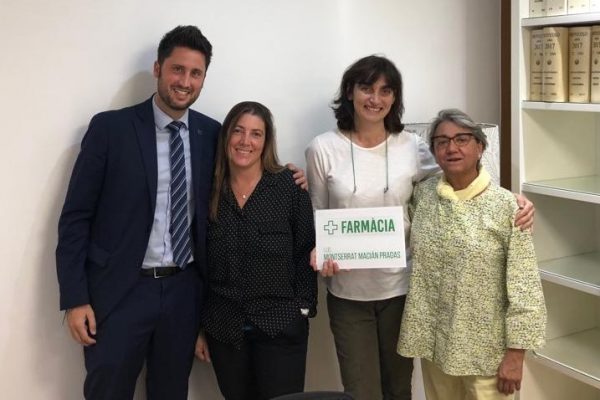 Monserrat Macián Pradas estrena titularidad de farmacia en Barcelona