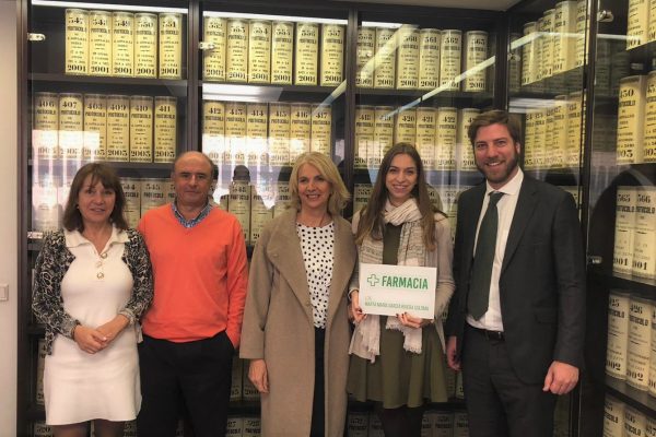 Marta García Rivera Coloma estrena titularidad de farmacia en Madrid