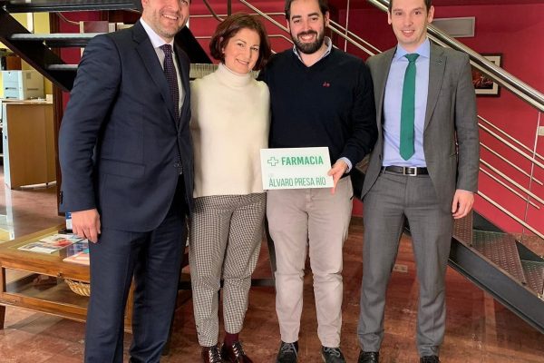 Álvaro Presa estrena titularidad de Farmacia en Avilés