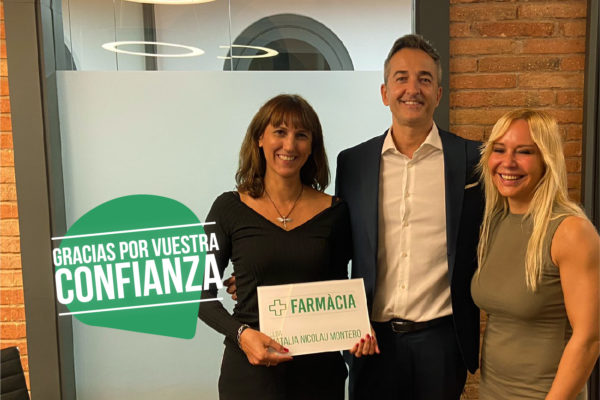 Natalia Nicolau Montero ya es nueva titular de farmacia en el barrio de Horta, en Barcelona