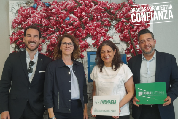 Eva Pastor cede la titularidad de Farmacia a Isabel Camarasa, en Alzira