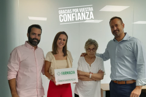 Nueva titular de farmacia en Villalbilla, Carmen Bardón