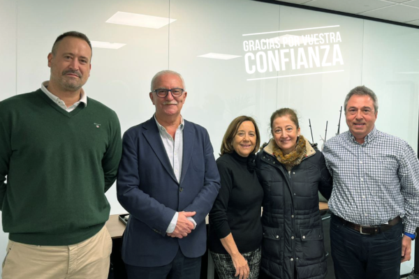 Carmen Cano y Manuel Martínez, unen fuerzas en su nueva farmacia en Madrid
