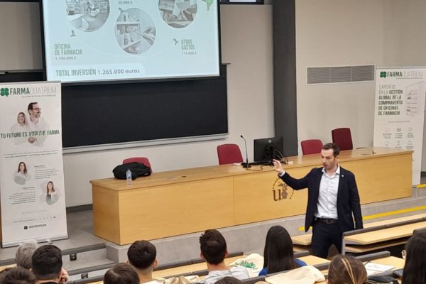 Los futuros farmacéuticos de la Universidad de Sevilla tiene más herramientas para definir su futuro