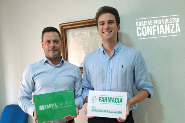 Juan Chazarra Navarro, recién graduado y titular de oficina de Farmacia en Orihuela