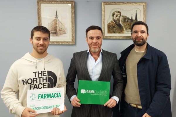 Ignacio González estrena titularidad de Farmacia desde La Bañeza