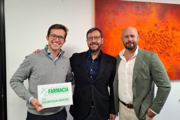 Óscar Écija se estrena como titular de Farmacia en Azuqueca de Henares, Guadalajara